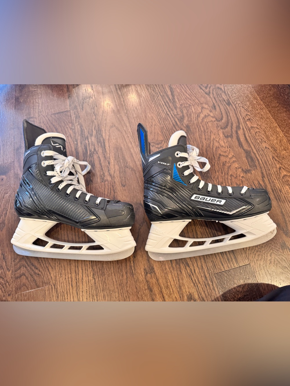 Bauer Vapor Volt hockey Skates Youth Size 6